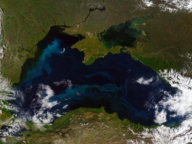 Портовики скрыли разлив нефти в Черном море