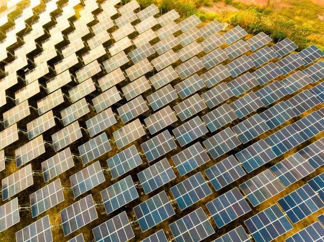 В ОАЭ построят крупнейшую в мире уникальную солнечную электростанцию
