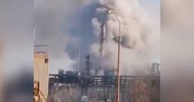 Фото – На заводе в Калуше произошел масштабный выброс химикатов: дым виден за несколько километров. Фото и видео