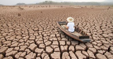 Фото – Каховське водосховище перетворилося на суцільну пустелю