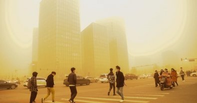Фото – Китай и Монголию накрыли мощнейшие за 10 лет песчаные бури. Фото и видео стихии