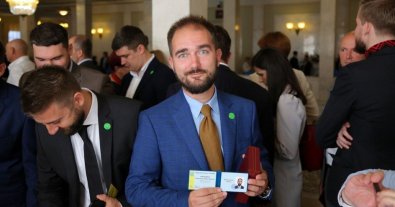 Фото – НАБУ відкрило матеріали про отримання хабаря Юрченком за законопроєкт про побутові відходи