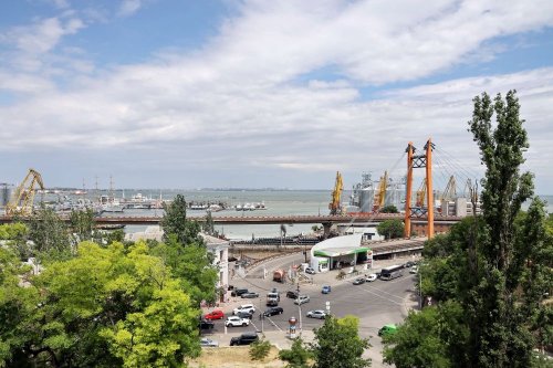 На одной из площадей в Одессе зафиксировали превышение вредных веществ в воздухе