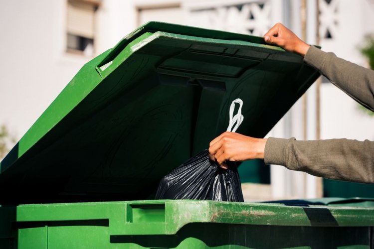 З'явився звіт щодо поводження зі сміттям в Україні за 2020-й: експерти розкритикували