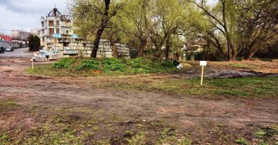 Фото – У Святошинському районі Києва сміттєносців почали ловити на гарячому