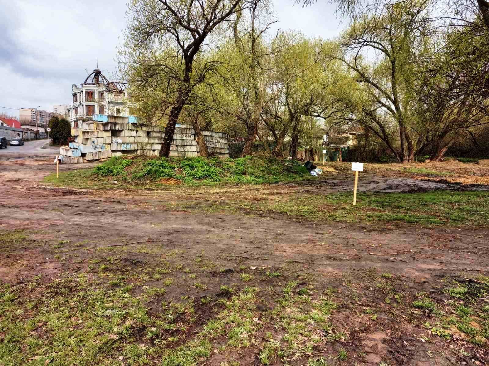 Фото – У Святошинському районі Києва сміттєносців почали ловити на гарячому