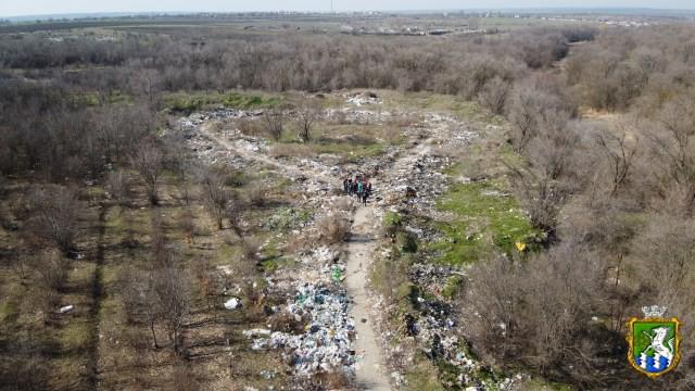 Незаконні смітники на Миколаївщині показали з висоти пташиного польоту. Фото