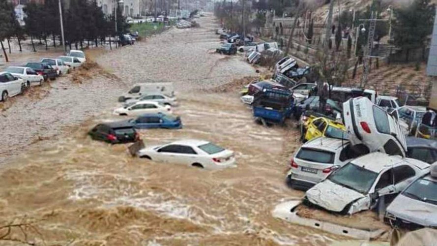Саудівську Аравію затопили потужні зливи. Відео
