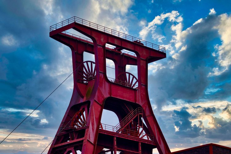 Польша начала готовиться к закрытию первой в этом году угольной шахты