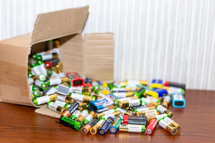 Популярная сеть супермаркетов отправила на переработку 211 тонн батареек за год