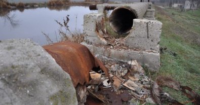 Фото – Стічні води з Молдови забруднюють найбільше озеро в Україні