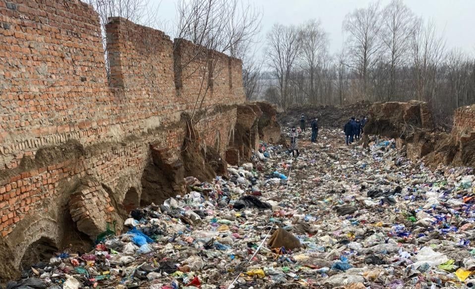 Фото – В Житомире в очередной раз обратились к властям Львова из-за незаконного вывоза мусора