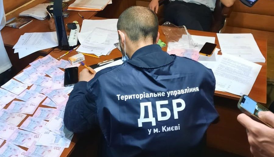 Фото – Киевская прокуратура обвинила в коррупции руководителей "Конча-Заспы" и Голосеевского парка