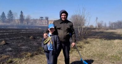 Фото – На Львівщині 8-річний хлопчик погасив пожежу сухостою. Відео