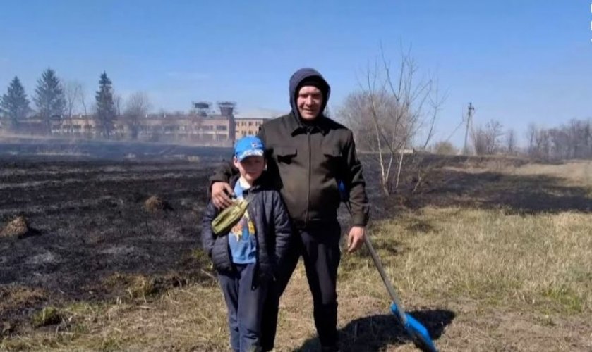 На Львовщине 8-летний мальчик потушил пожар сухостоя. Видео