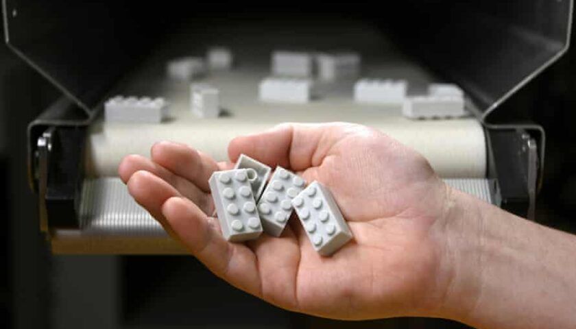 В LEGO представили кубики из переработанных пластиковых бутылок. Фото, видео