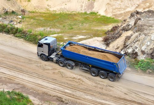 На Рівненщині викрили масове розкрадання піску на мільйони гривень