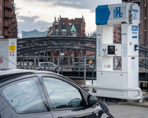 Промисловість Європи закликає створити мережу водневих заправок для вантажівок