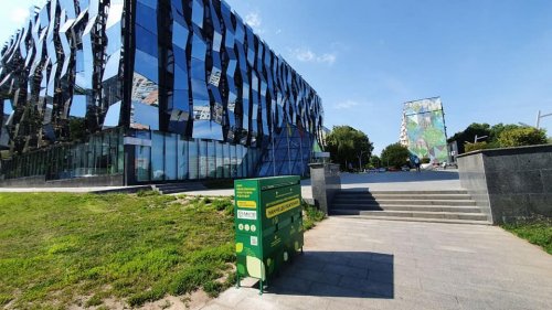 В Харькове появился еще один контейнер для сбора опасных отходов