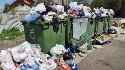 Kyiv residents will be able to complain about garbage mess and order waste removal online