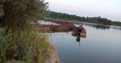 Фото – Екологи забили на сполох: у Києві по-варварськи знищують озеро. Фото
