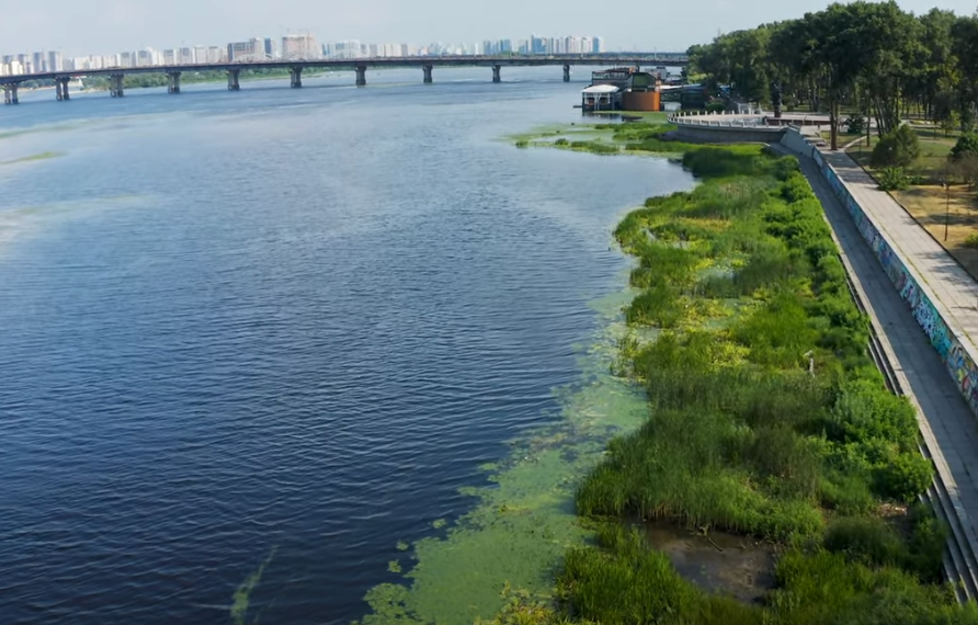 Фото – Дніпро — уже не річка, а озеро: головну водну артерію України показали з дрона