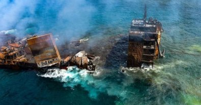 Фото – Екологічна катастрофа на Шрі-Ланці: через пожежу на кораблі судять капітана-росіянина