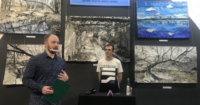 Фото – “На берегах свідомості”: на виставці 3D-картин з пластику обговорювали, як врятувати київські водойми