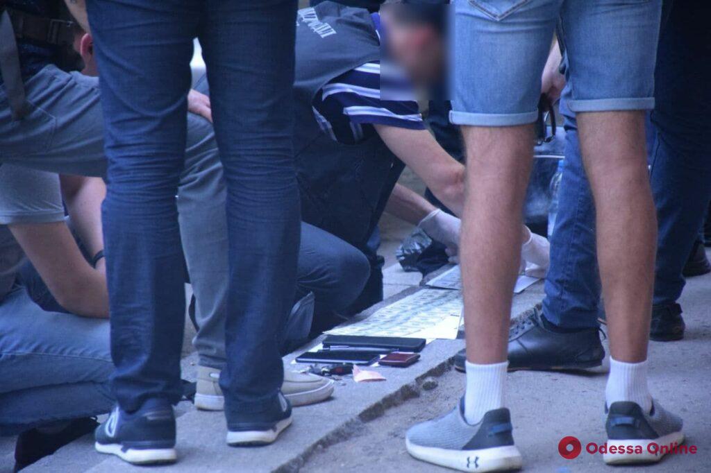 Фото – Вимагав $1500: в Одесі "погорів" на хабарі співробітник Держекоінспекції. Фото