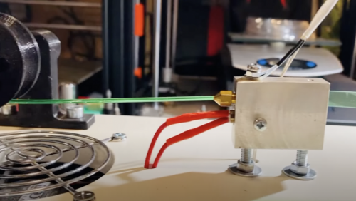 В США изобрели робота для переработки пластиковых бутылок в нити для 3D печати. Видео