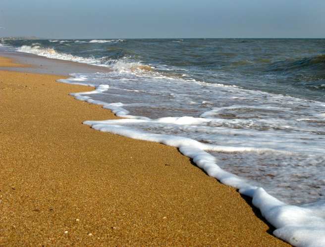 Residents of Mariupol were forbidden to swim in the sea and hid why
