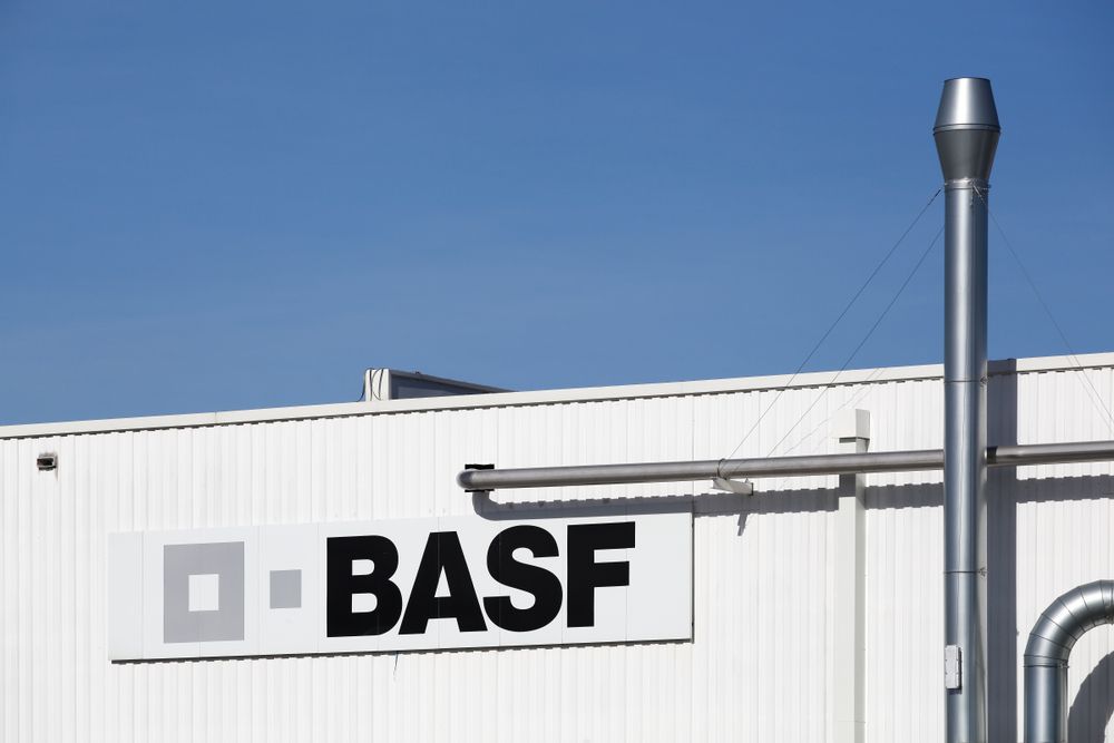 Фото – Глава концерна BASF раскритиковал план ЕС по сокращению выбросов CO2