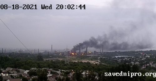 В Днепре "загорелся" металлургический завод: в небо поднялся черный клуб дыма
