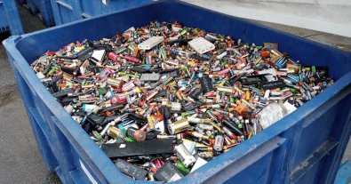 Фото – З Києва до Румунії відправили велику партію батарейок на утилізацію. Фото