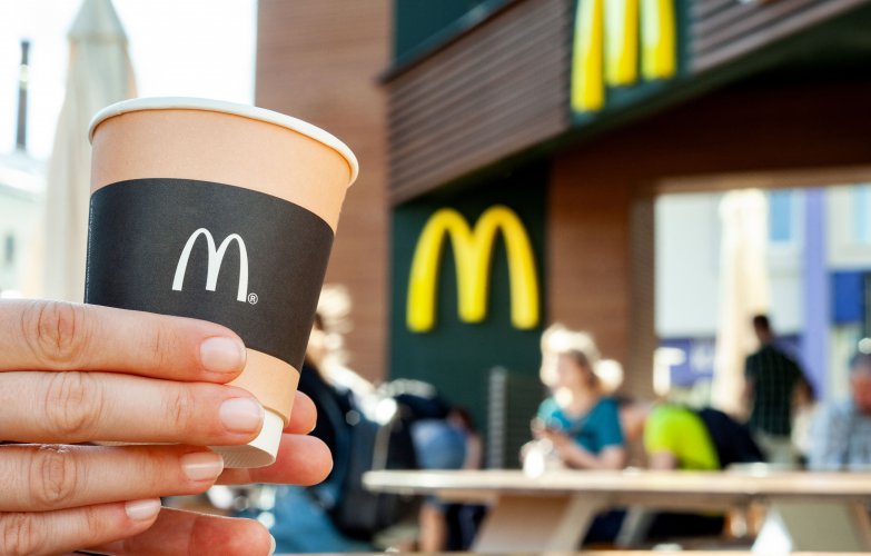 McDonald's показав, як переробляє свої горнятка від кави. Відео