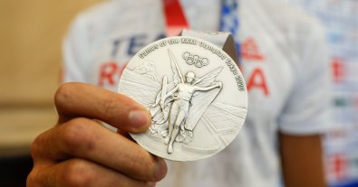 Фото – Медали для Олимпийских игр в Токио изготовили из вторсырья: как собирали ценные металлы