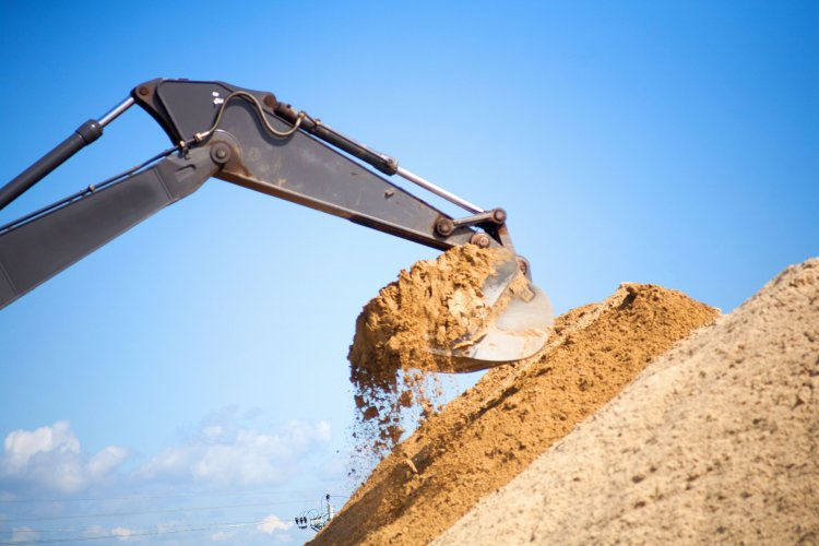 На Киевщине раскрыли преступную схему незаконной добычи песка под Бучей