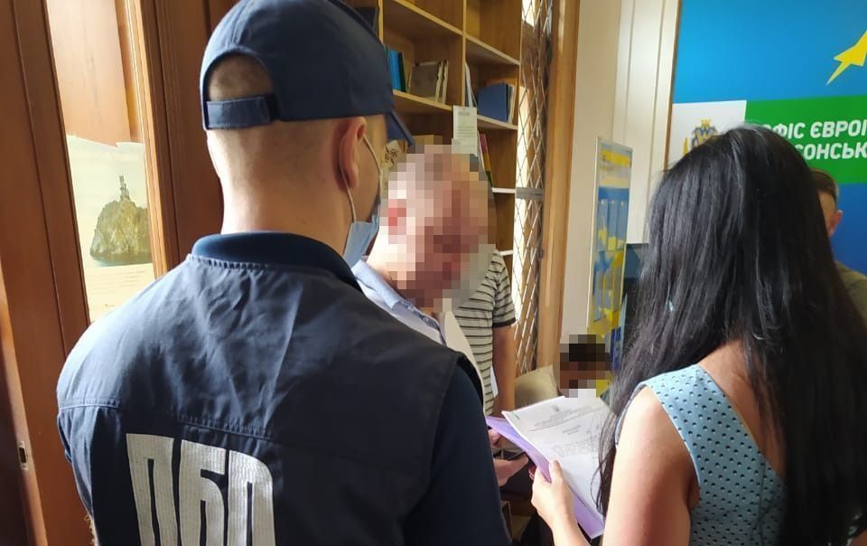 Фото – Слідчі ДБР затримали директора нацпарку на Херсонщині через десятки мільйонів збитків