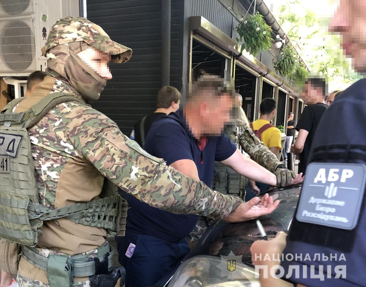 Фото – В Одесі посадовець екоінспекції та засновник громадської організації "погоріли" на хабарі