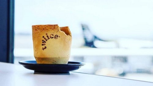 Авіакомпанія Air New Zealand подає пасажирам каву в їстівних чашках