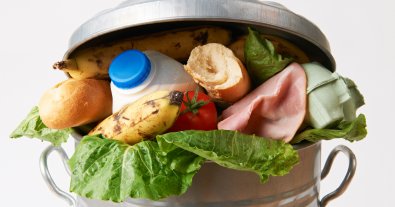 Фото – На праздники украинцы выбрасывают продукты на 1 млрд гривен