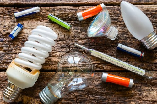 Where to dispose of batteries, thermometers and lamps in Lviv: schedule and addresses