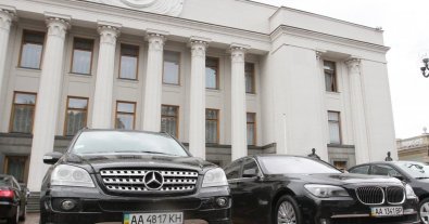 Фото – Парковка для електромобілів замість екологічних реформ: чим займаються нардепи?