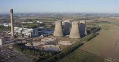 Фото – У Великобританії епічно підірвали чотири вежі старої ТЕС. Відео