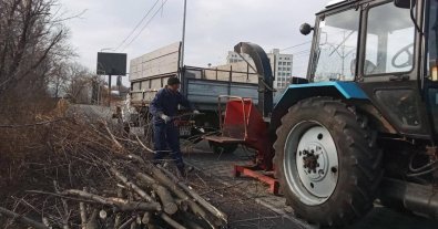Фото – Берег річки Либідь у Києві розчистили від сміття. Фото