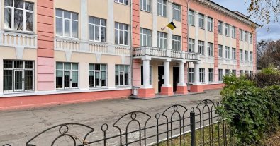 Фото – В Киеве на Оболони убрали свалку возле школы. Фото