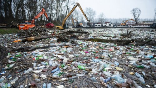 Очистные сооружения Венгрии не справляются с "мусорными потоками" из Украины