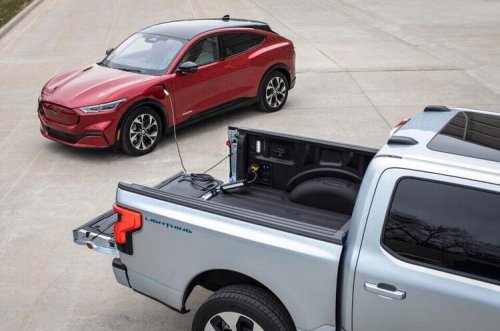 Инновационная технология Ford позволит заряжать электромобили друг от друга