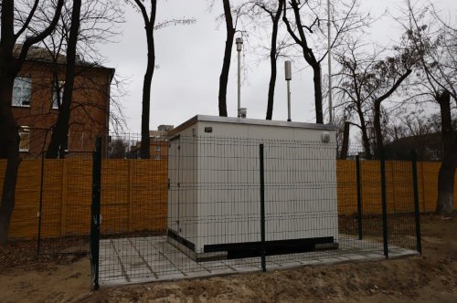 У Києві з'явилися ще три пости моніторингу якості повітря: адреси і фото