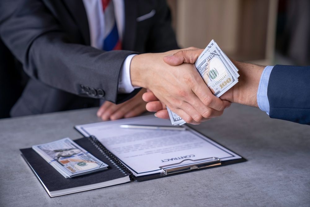 Photo – In Lviv region the bribe-taker from the forestry was caught on "hot"